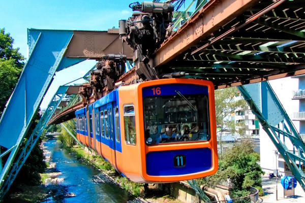 Schwebebahn