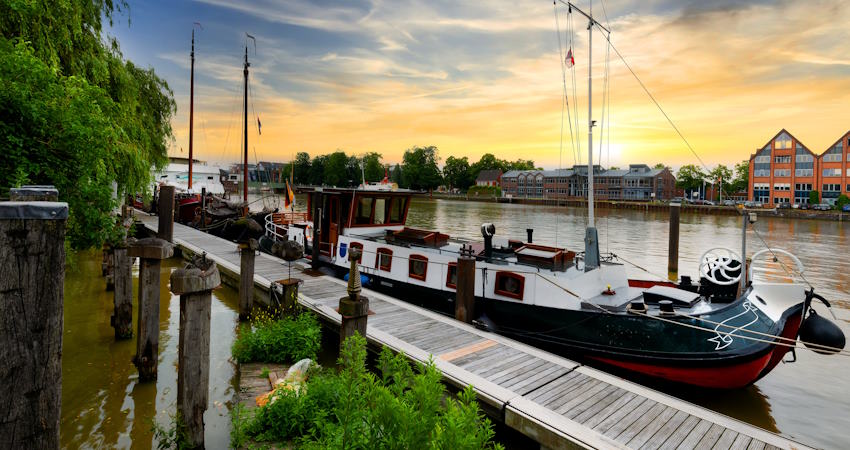 Uferpromenade Leer