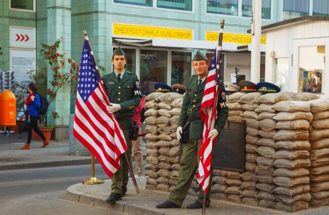 Checkpoint Charlie Berlin – ein Stück Berliner Geschichte